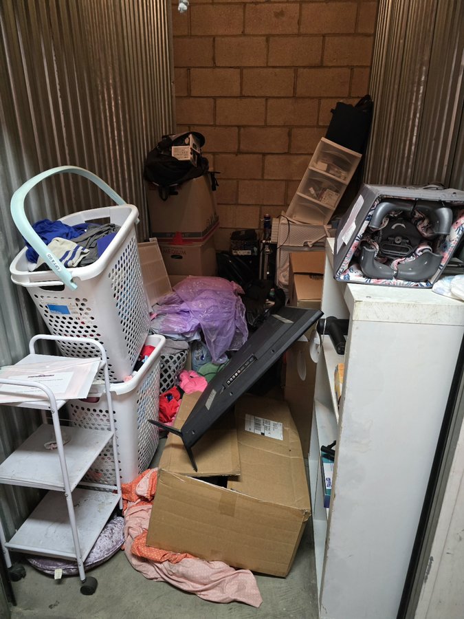 5 x 10 storage unit in Ontario, CA