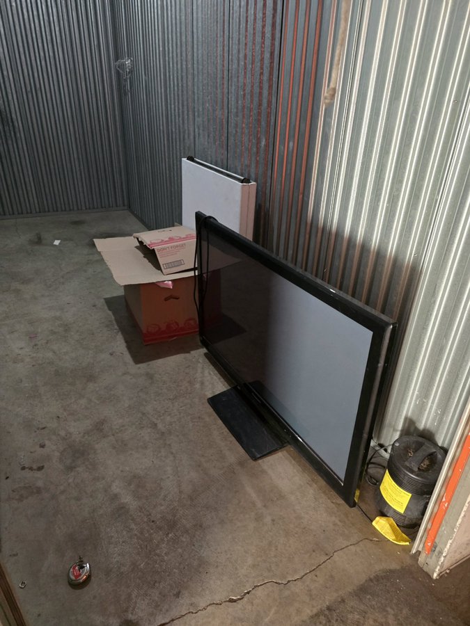 5 x 15 storage unit in Ontario, CA