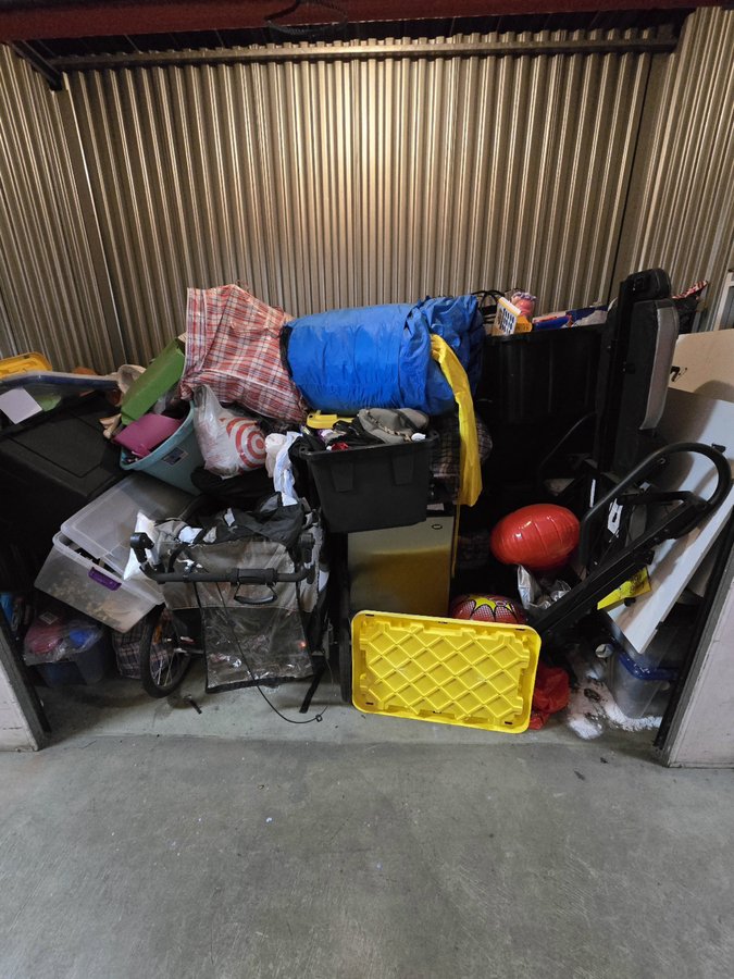 5 x 10 storage unit in Ontario, CA