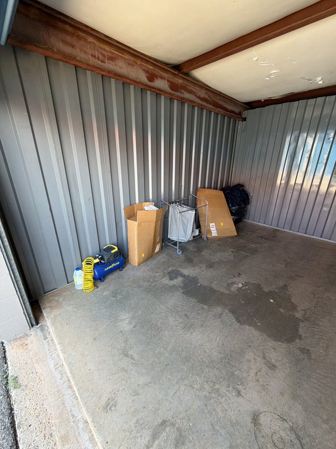 10 x 15 storage unit in Clarksville, TN