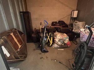 10 x 10 unit in Fresno