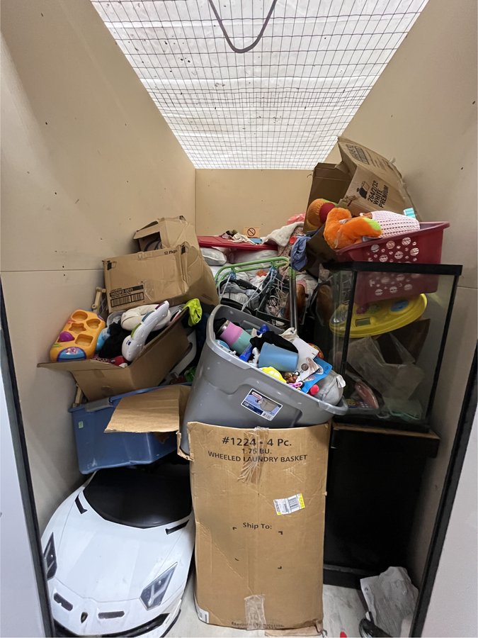 5 x 10 storage unit in Fresno, CA
