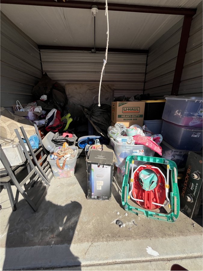 10 x 10 storage unit in Fresno, CA