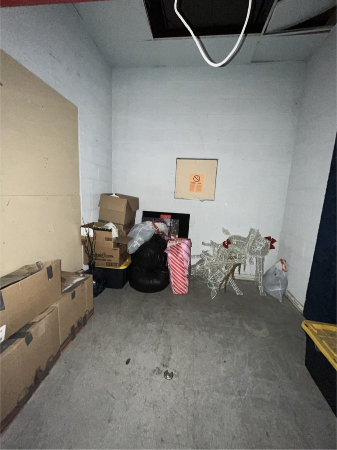 8 x 9 storage unit in Fresno, CA