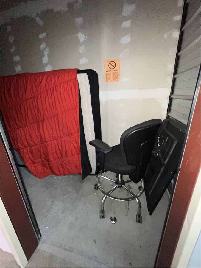 5 x 10 storage unit in Fresno, CA