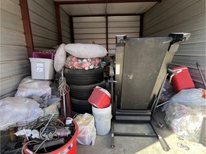 10 x 15 storage unit in Fresno, CA