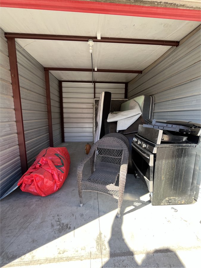 10 x 15 storage unit in Fresno, CA