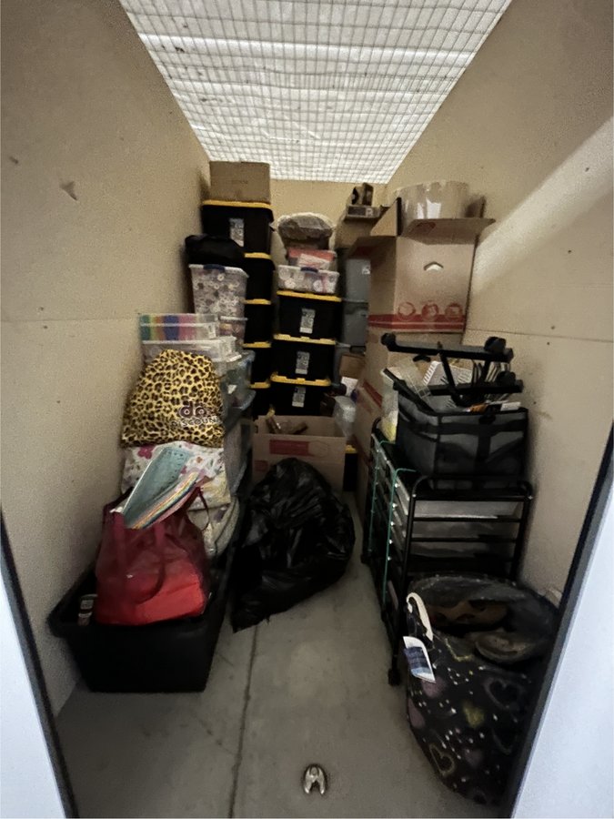 5 x 10 storage unit in Fresno, CA