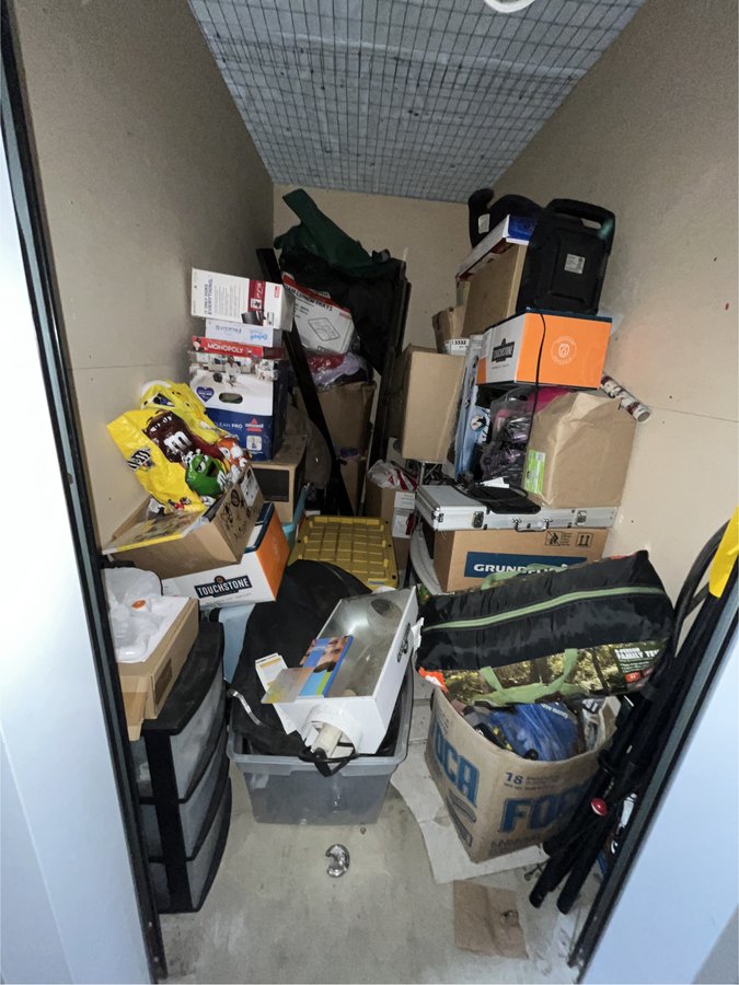 5 x 10 storage unit in Fresno, CA