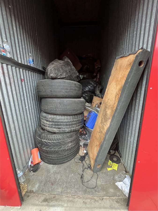 5 x 13 storage unit in Ceres, CA