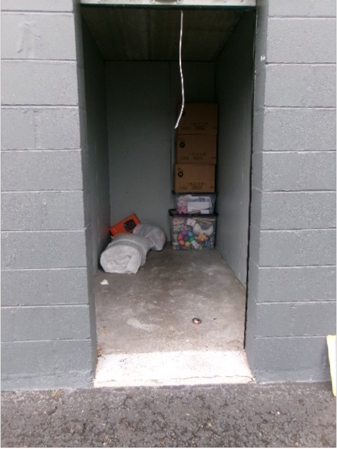 5 x 10 storage unit in Bradenton, FL