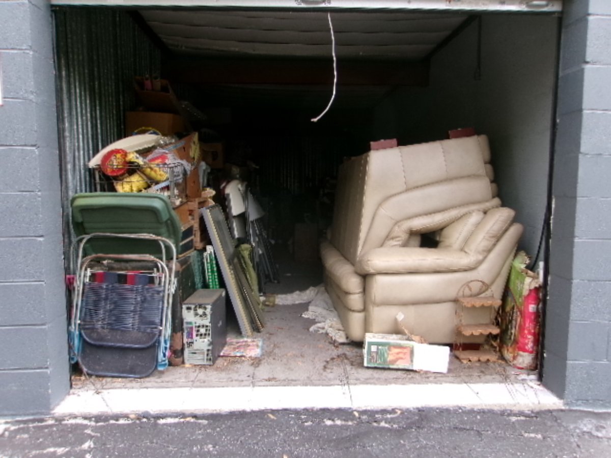 10 x 30 storage unit in Bradenton, FL