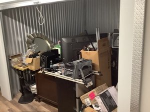 10 x 10 unit in Columbus