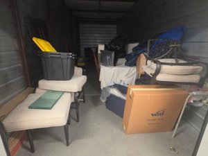 10 x 30 unit in Spring Hill