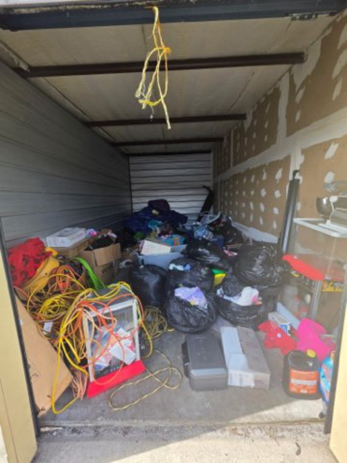 10 x 20 storage unit in Spring Hill, FL