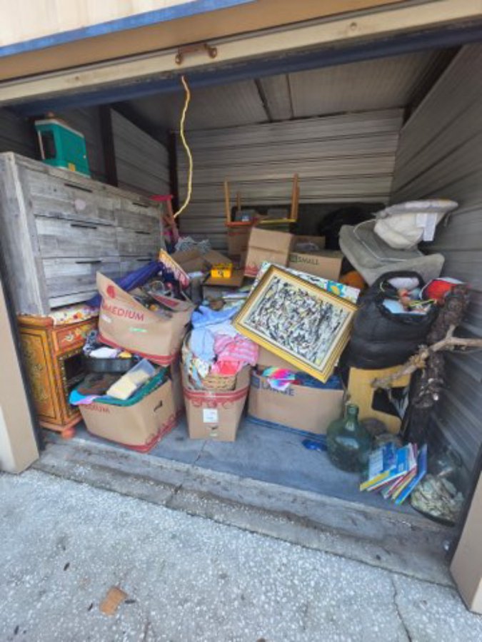 10 x 10 storage unit in Spring Hill, FL