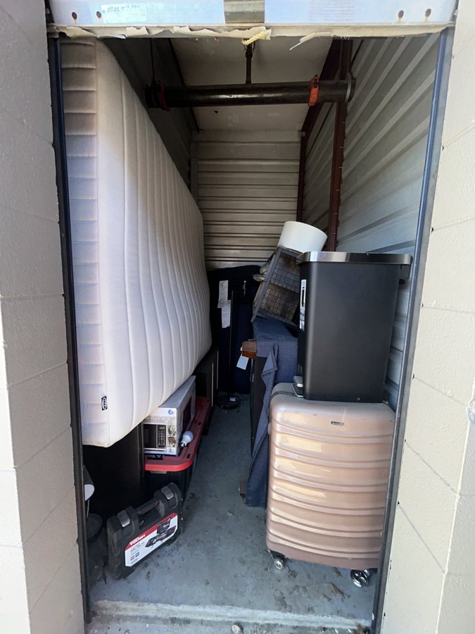 5 x 10 storage unit in Dallas, TX