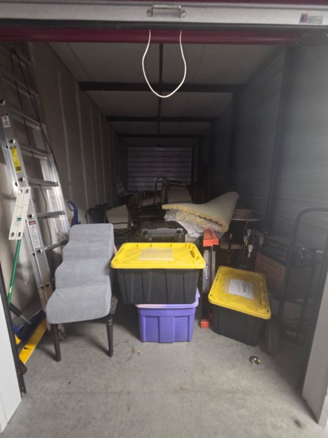 10 x 25 storage unit in Spring Hill, FL