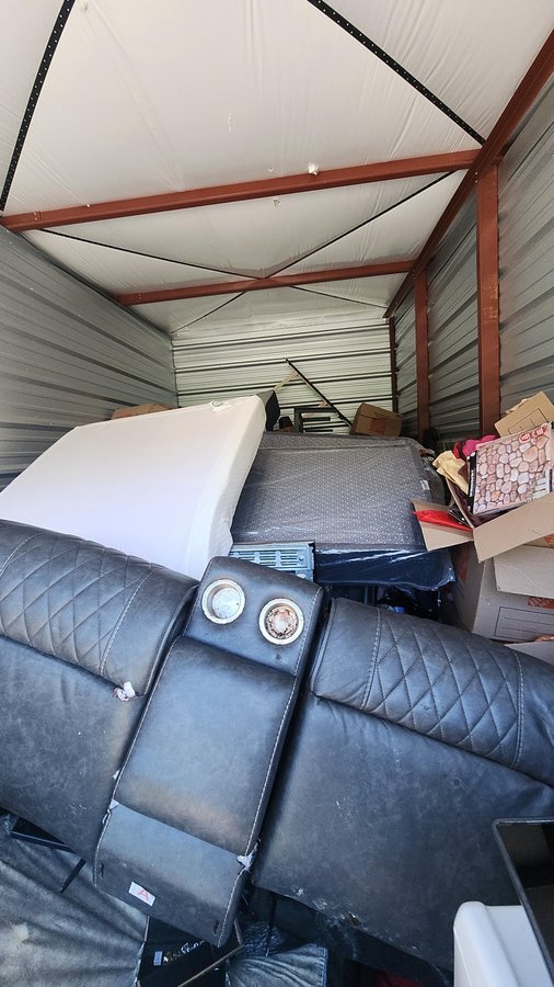 10 x 20 storage unit in Jonesboro, GA