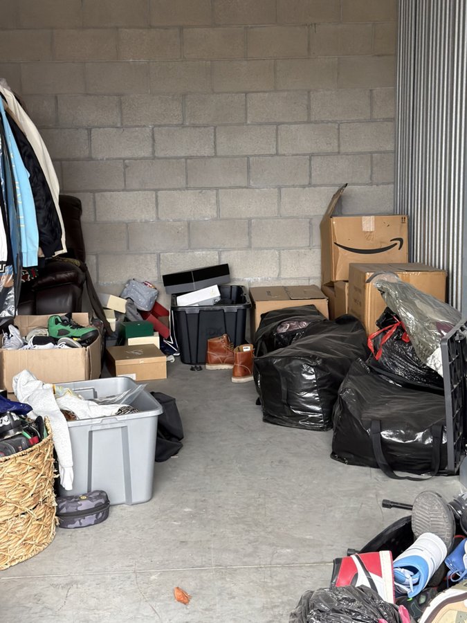 10 x 20 storage unit in South Gate, CA