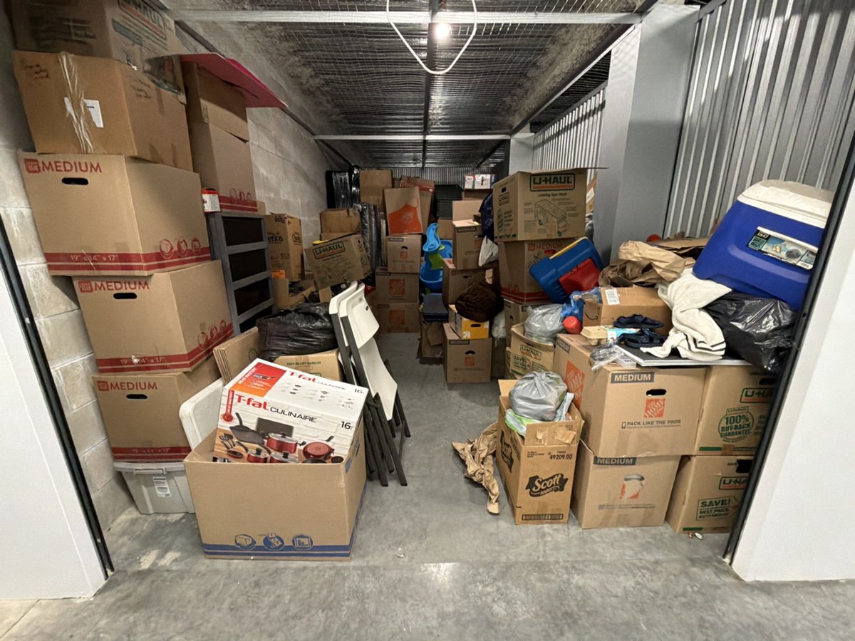 10 x 25 storage unit in South Gate, CA
