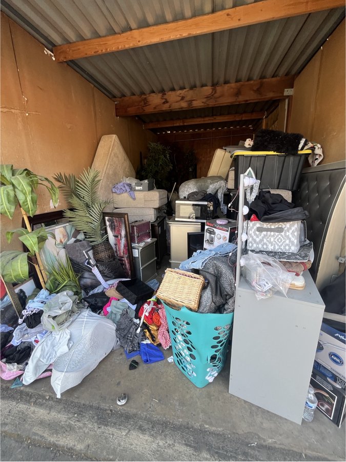 10 x 20 storage unit in Fresno, CA