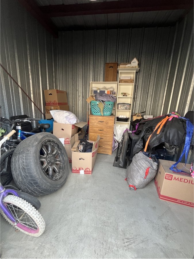 10 x 10 storage unit in Manteca, CA
