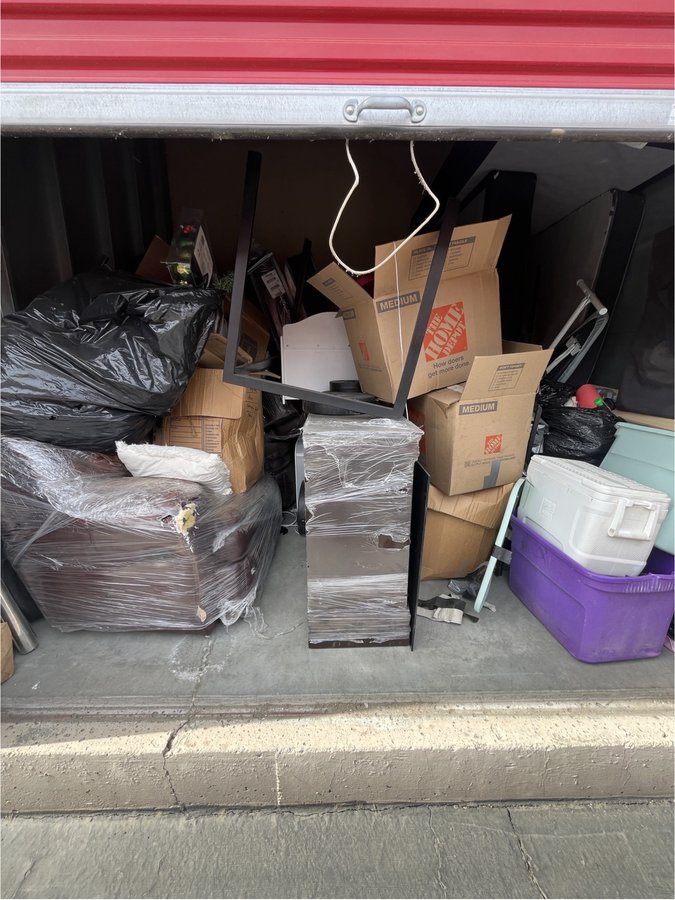 9 x 10 storage unit in Manteca, CA