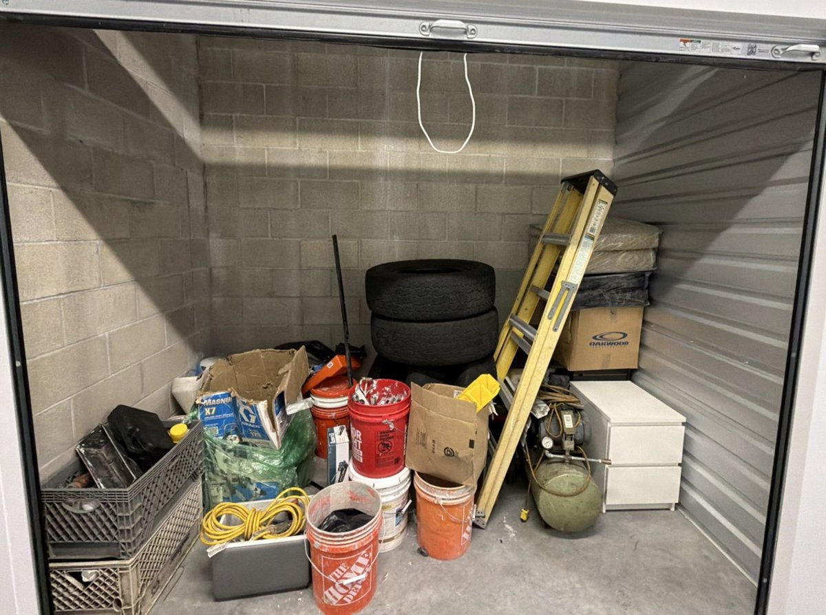 10 x 5 storage unit in South Gate, CA