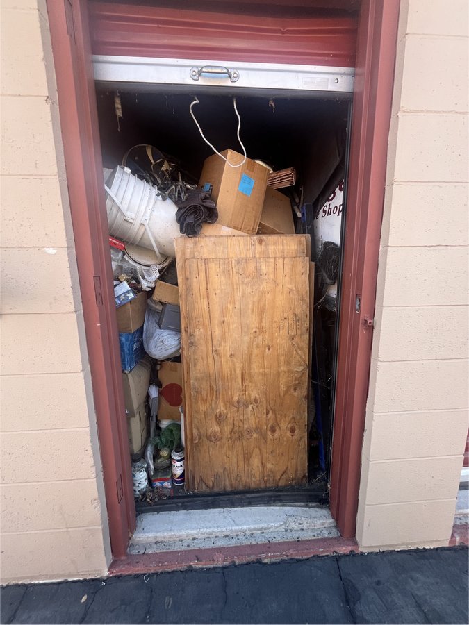5 x 10 storage unit in Roseville, CA