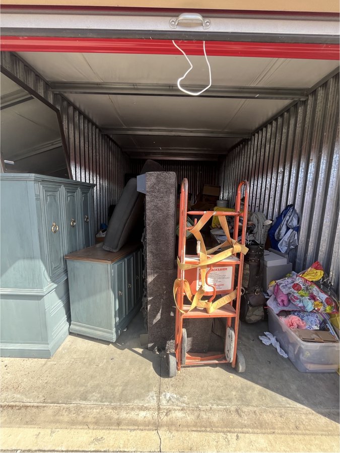 10 x 20 storage unit in Roseville, CA