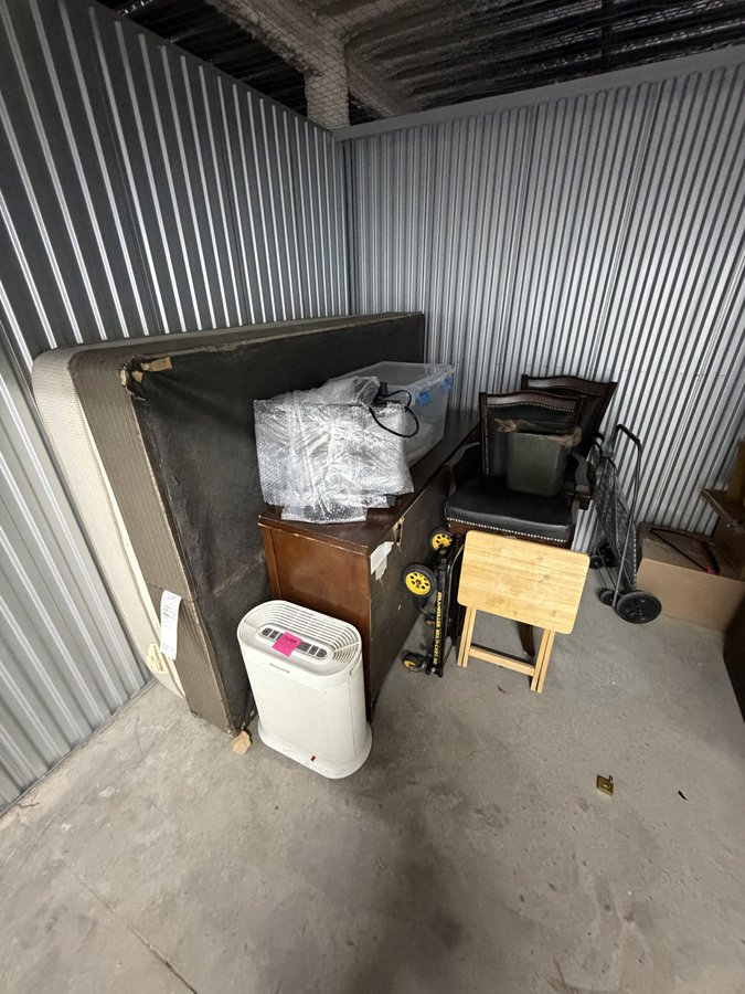 10 x 10 storage unit in Brooklyn, NY
