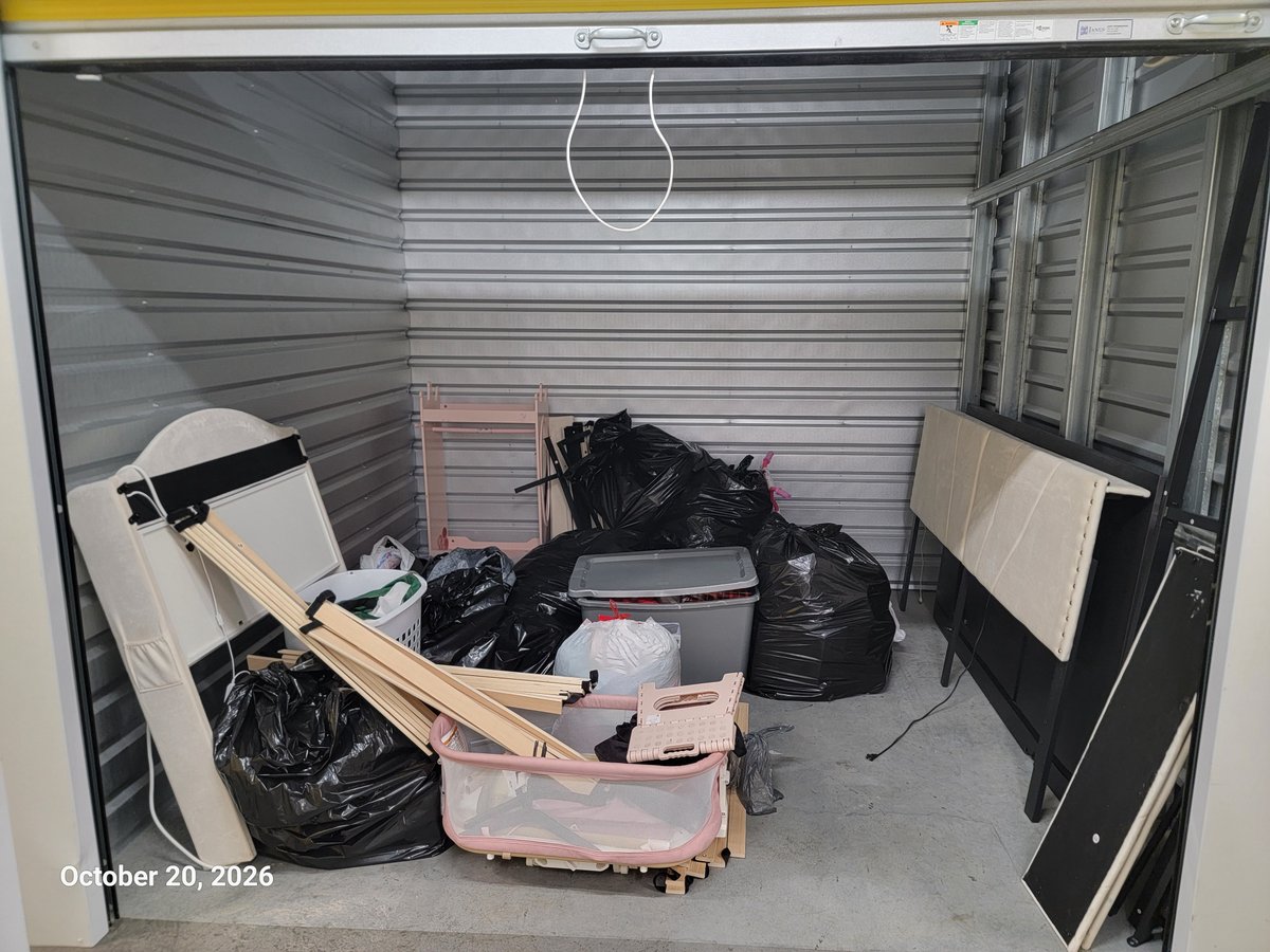 10 x 10 storage unit in Apex, NC