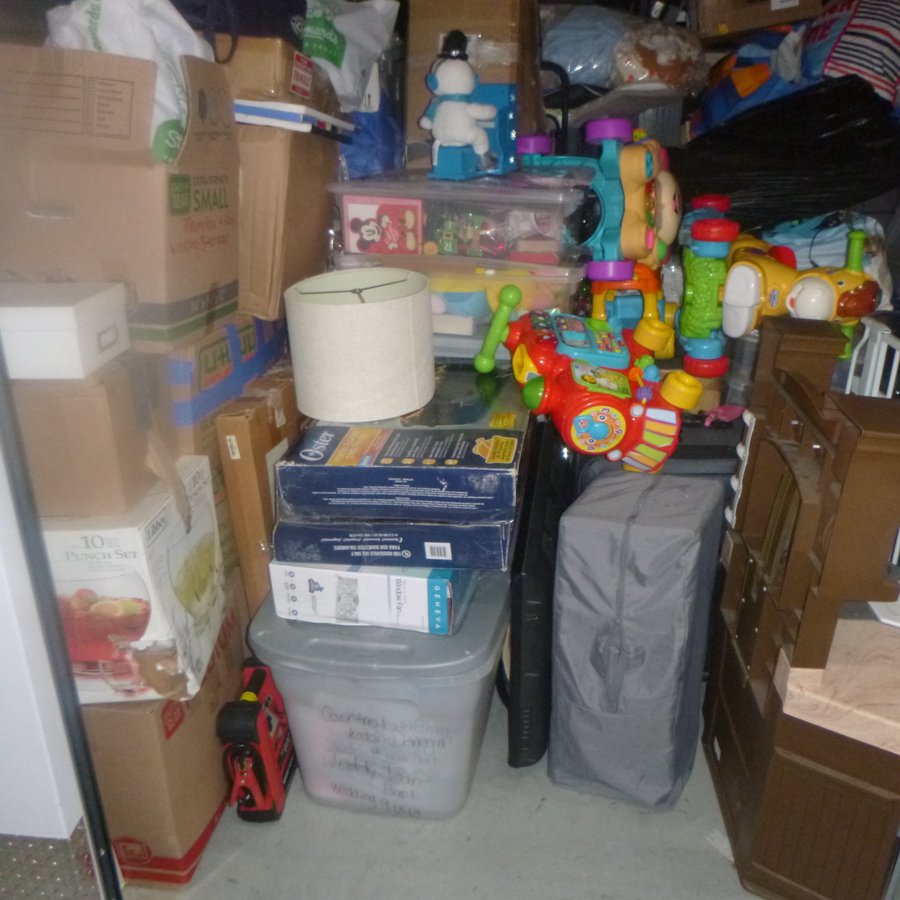 10 x 10 storage unit in Bethpage, NY