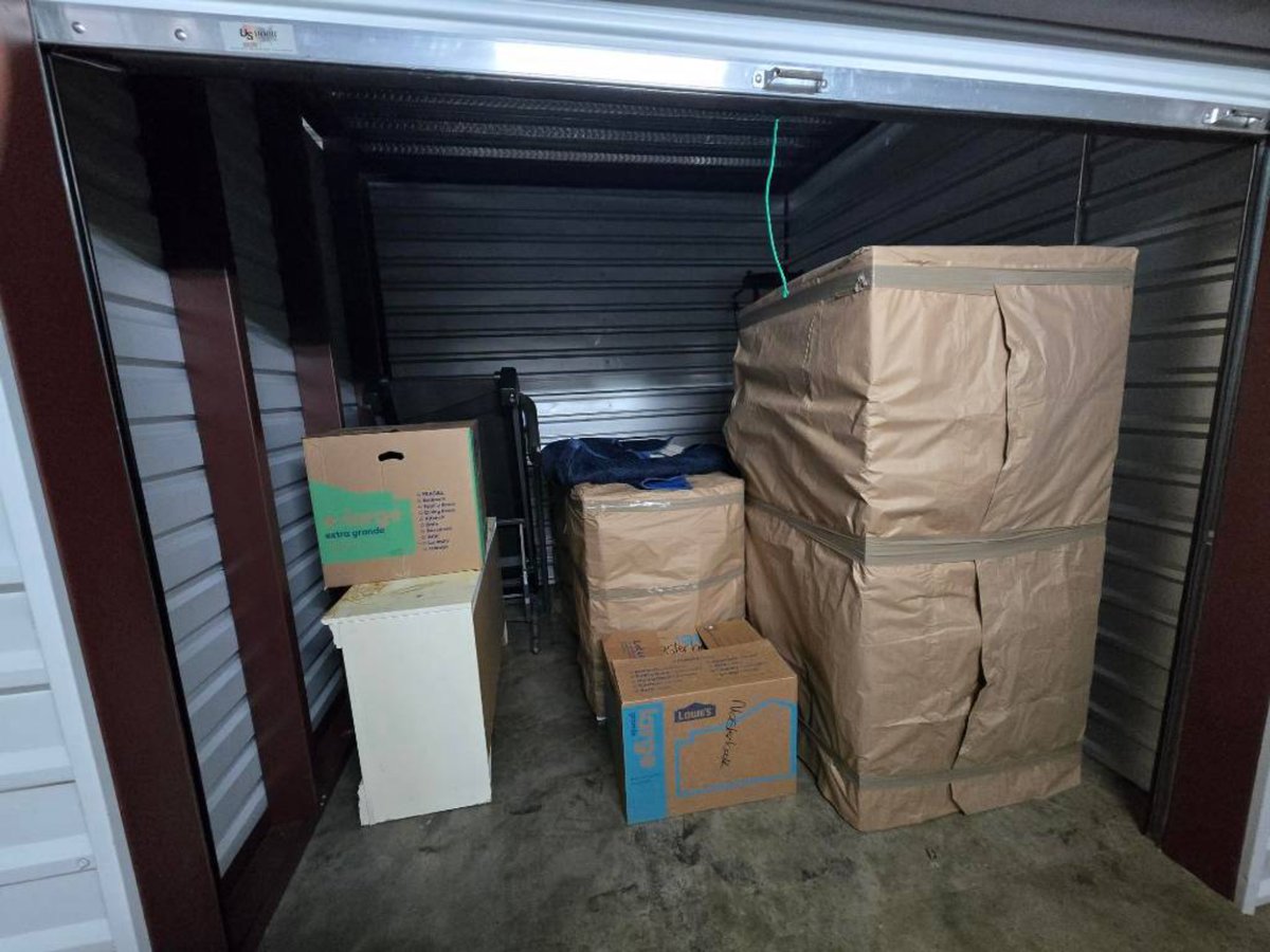 10 x 10 storage unit in Ridgeland, MS