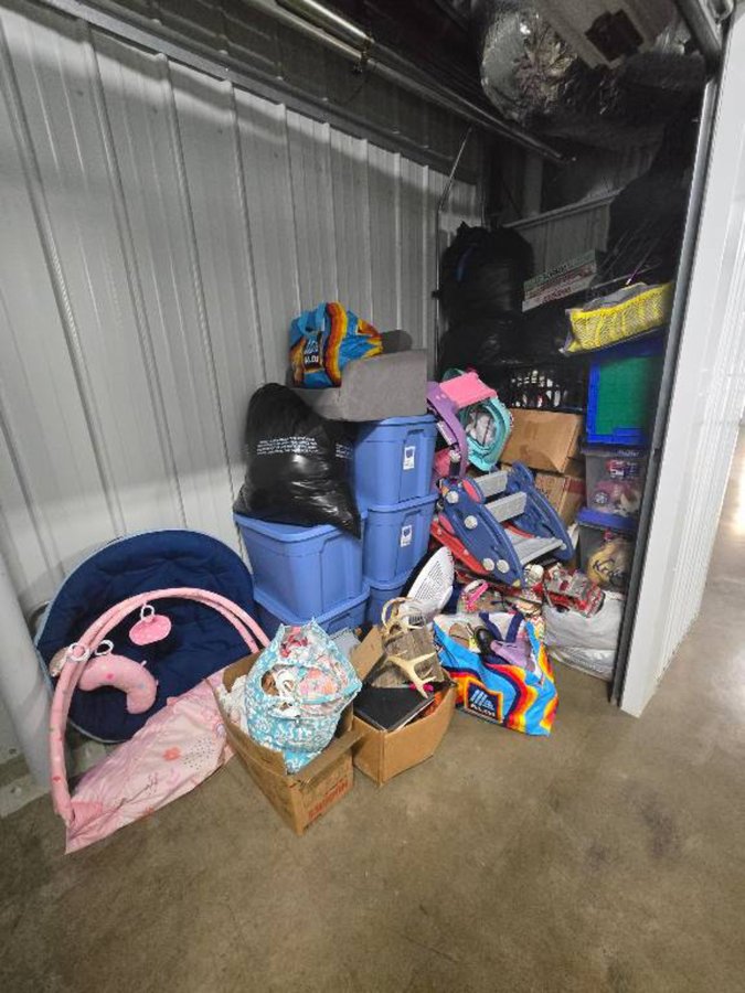 5 x 10 storage unit in Ridgeland, MS