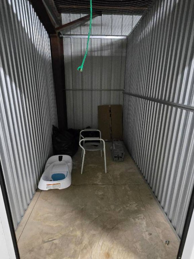 5 x 10 storage unit in Ridgeland, MS