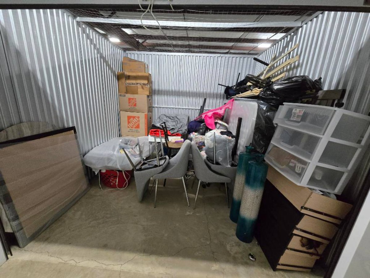 10 x 10 storage unit in Ridgeland, MS