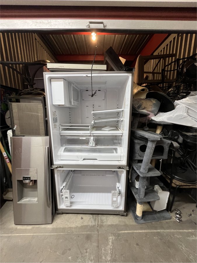 10 x 17 storage unit in Modesto, CA