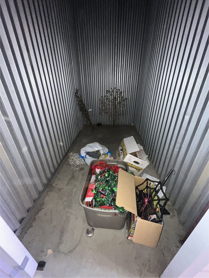 5 x 10 storage unit in Modesto, CA