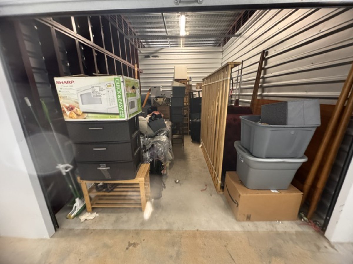 10 x 15 storage unit in Atlanta, GA