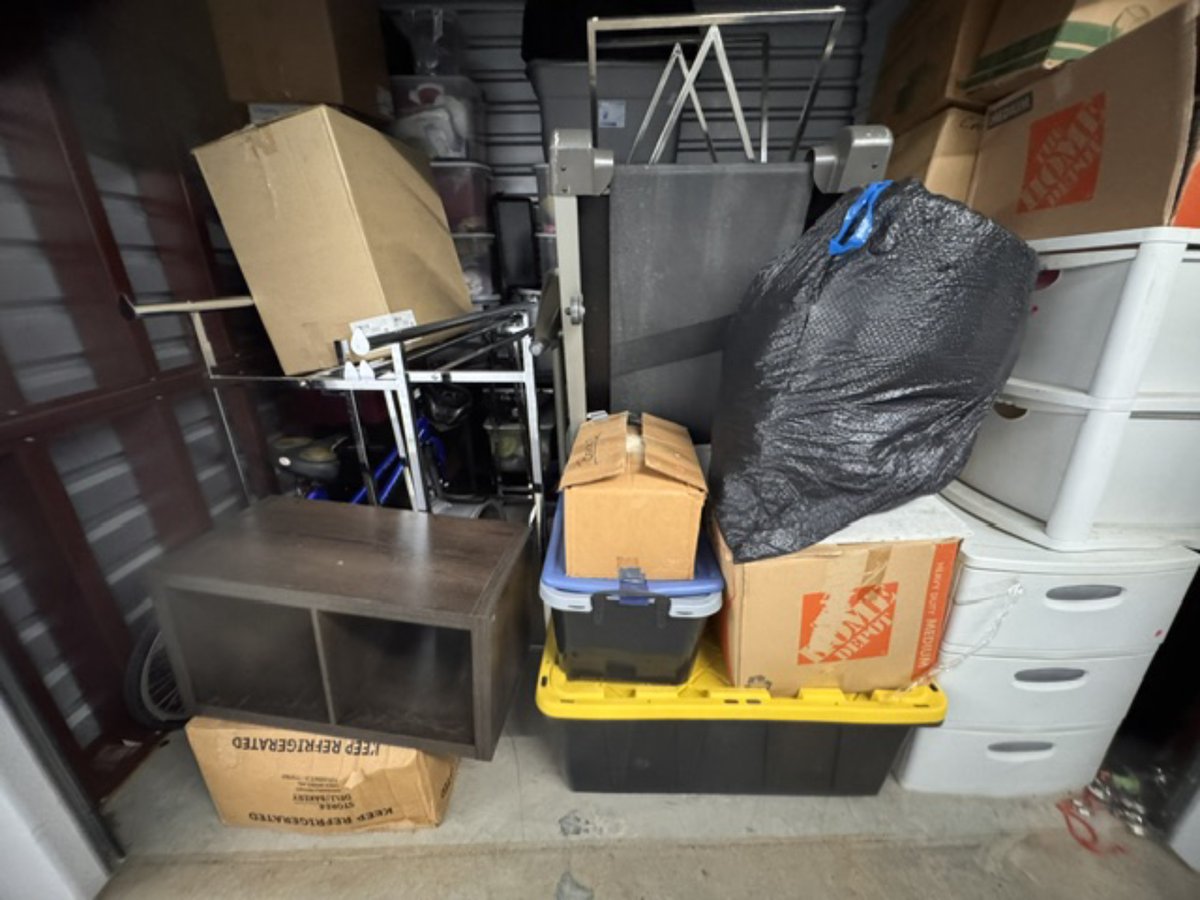 10 x 10 storage unit in Atlanta, GA