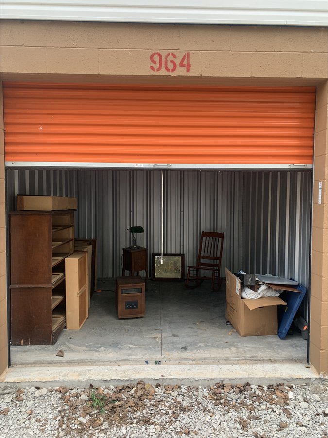 10 x 10 storage unit in Russellville, KY