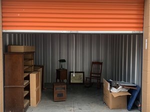 10 x 10 unit in Russellville