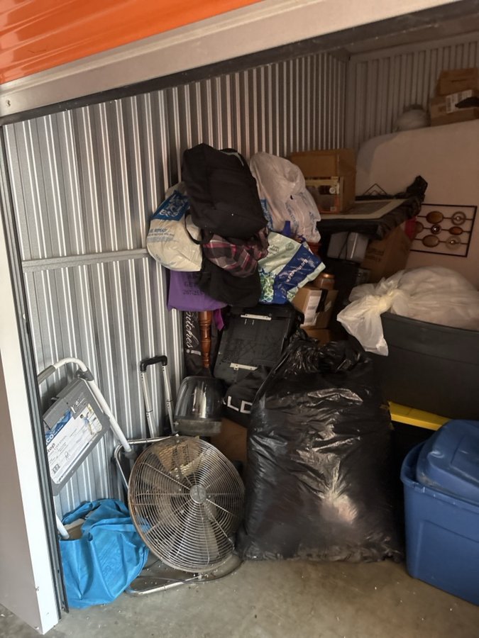 10 x 10 storage unit in Philadelphia, PA