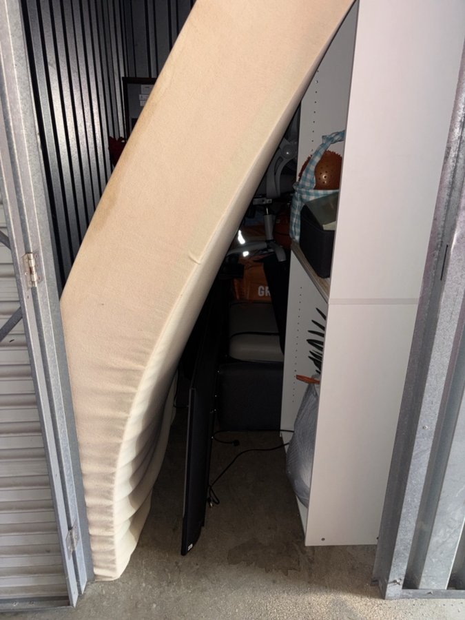 5 x 10 storage unit in Philadelphia, PA