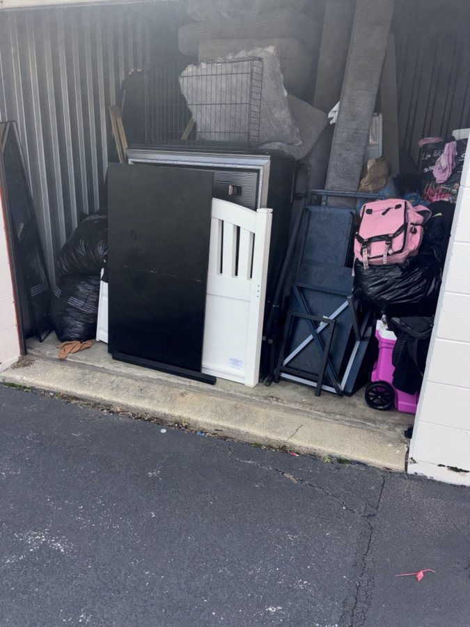 10 x 10 storage unit in Philadelphia, PA