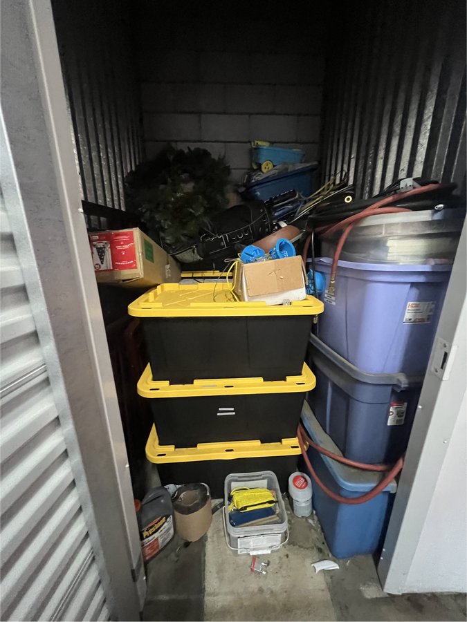 5 x 7 storage unit in Salinas, CA