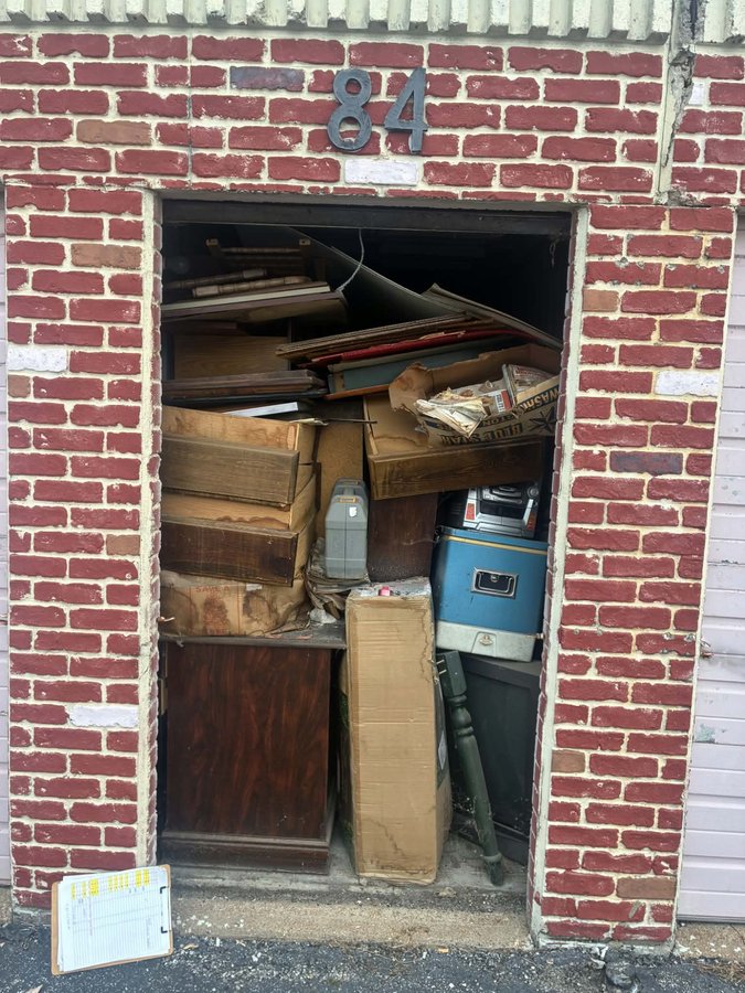 5 x 10 storage unit in Bridgeton, MO