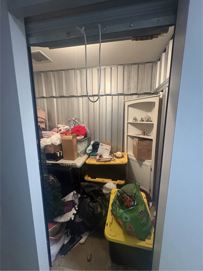 5 x 10 storage unit in Alexandria, VA
